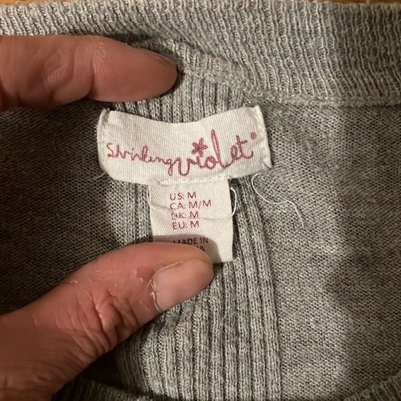 Grey. Medium. Sweater. - Picture 2 of 3
